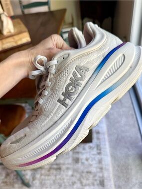 HOKA Bondi 9 - Women’s Size 9 Running Shoes